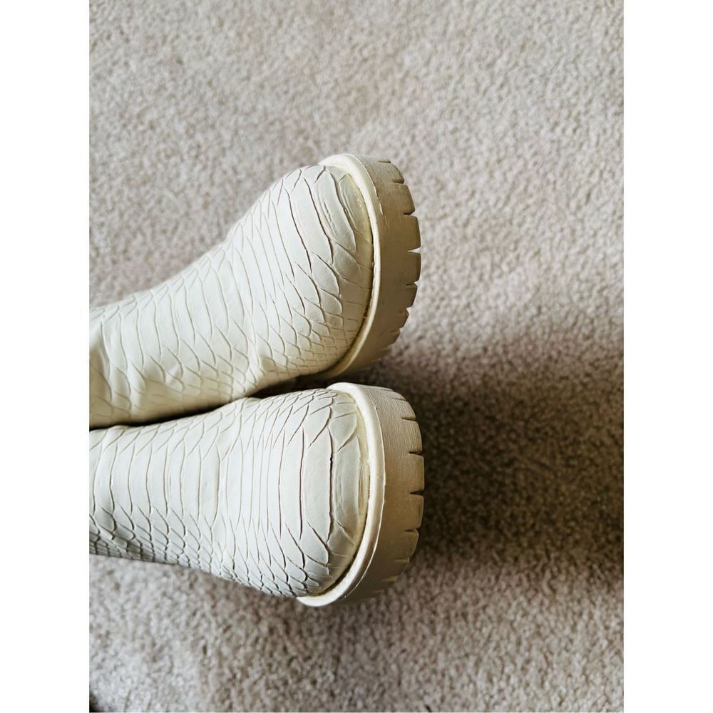 Altar’d State Edele P Ankle Chunky Boots Cream sz 7M Snakeskin - Picture 9 of 11
